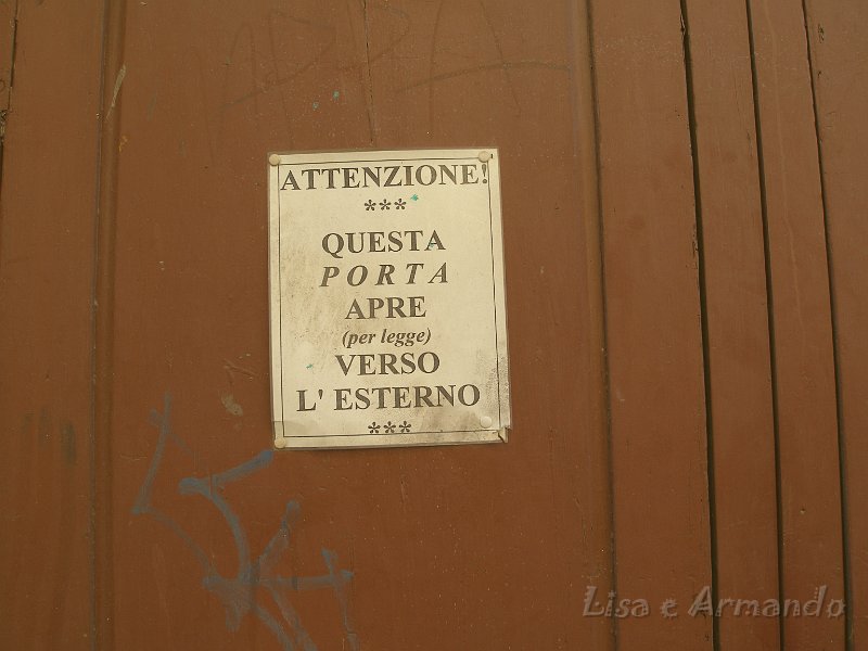porta per legge.JPG